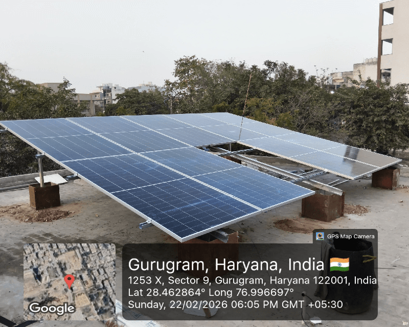 5kW rooftop solar panel array with elevated aluminum mounting structure